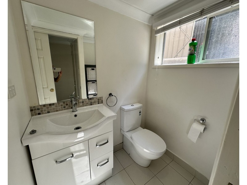 8 Lawrence Road, Chermside West QLD 4032