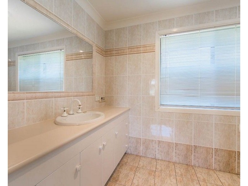 38 Voyager Circuit, Bridgeman Downs QLD 4035