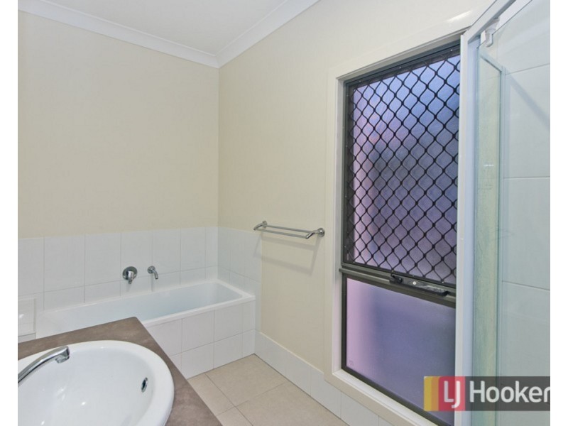 22 Blue Mountains Crescent, Fitzgibbon QLD 4018