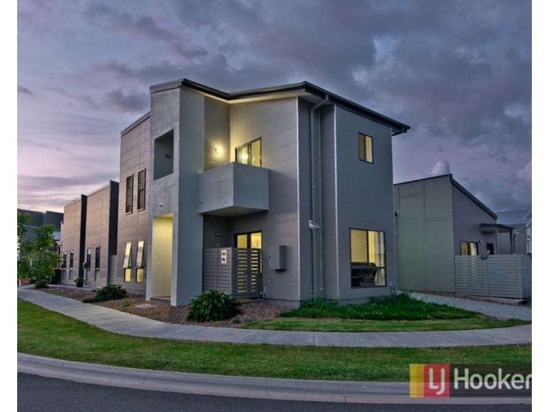 22 Blue Mountains Crescent, Fitzgibbon QLD 4018