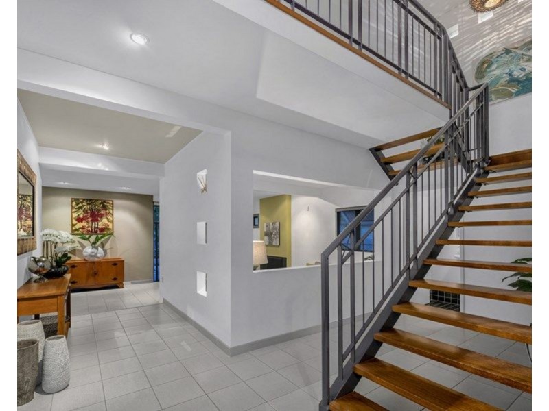 16 Ashley Road, Chermside West QLD 4032