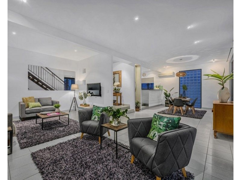 16 Ashley Road, Chermside West QLD 4032