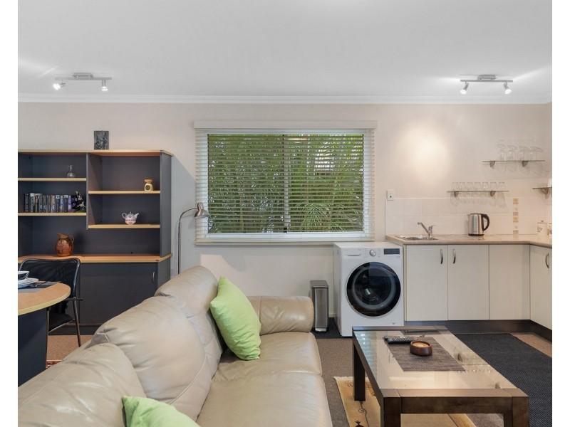 2/27 Reinhold Crescent, Chermside QLD 4032