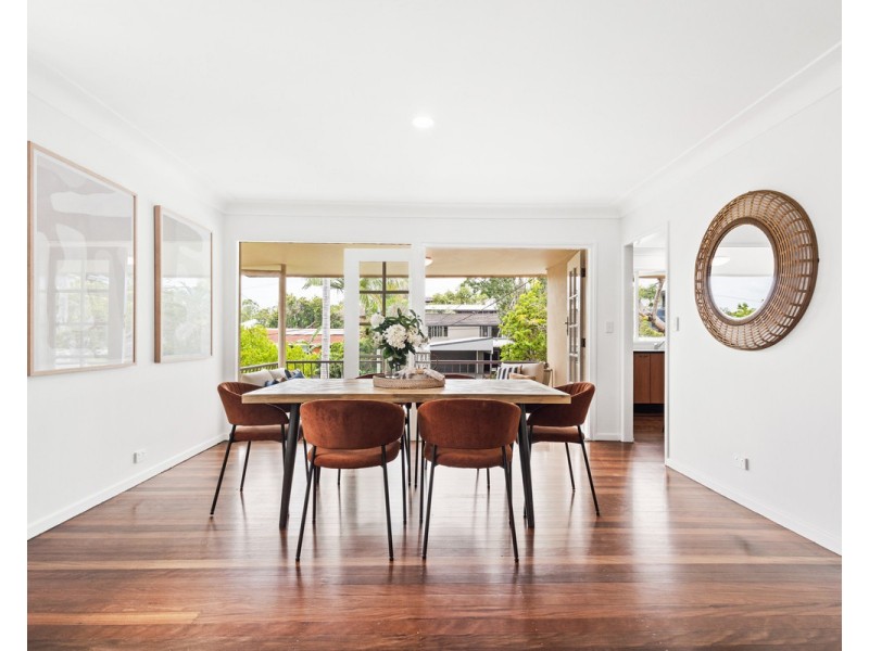 15 Lawrence Road, Chermside West QLD 4032
