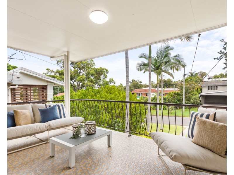 15 Lawrence Road, Chermside West QLD 4032