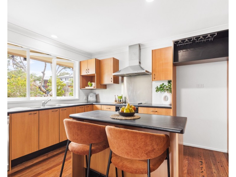 15 Lawrence Road, Chermside West QLD 4032