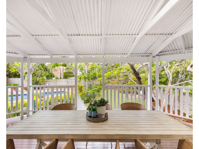 15 Lawrence Road, Chermside West QLD 4032