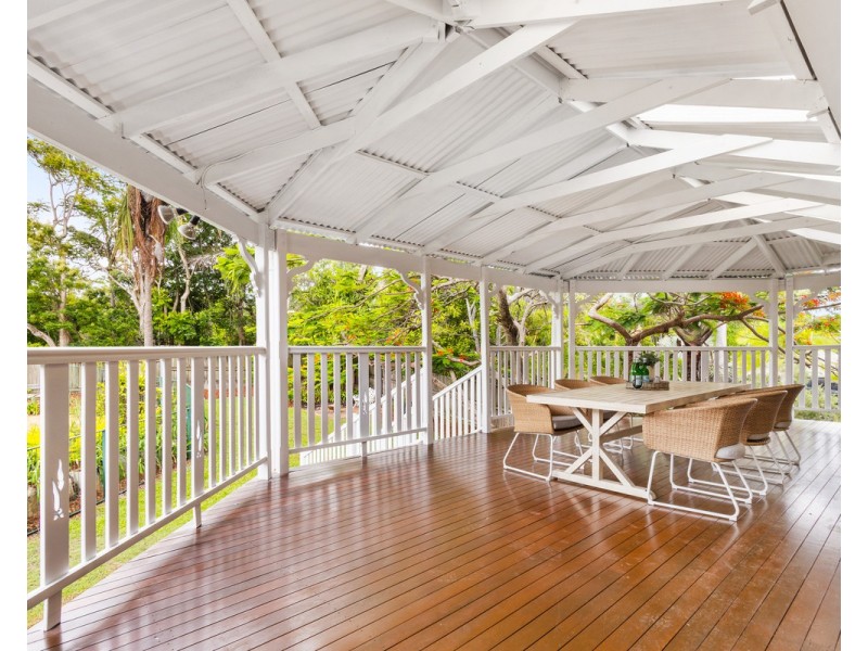 15 Lawrence Road, Chermside West QLD 4032