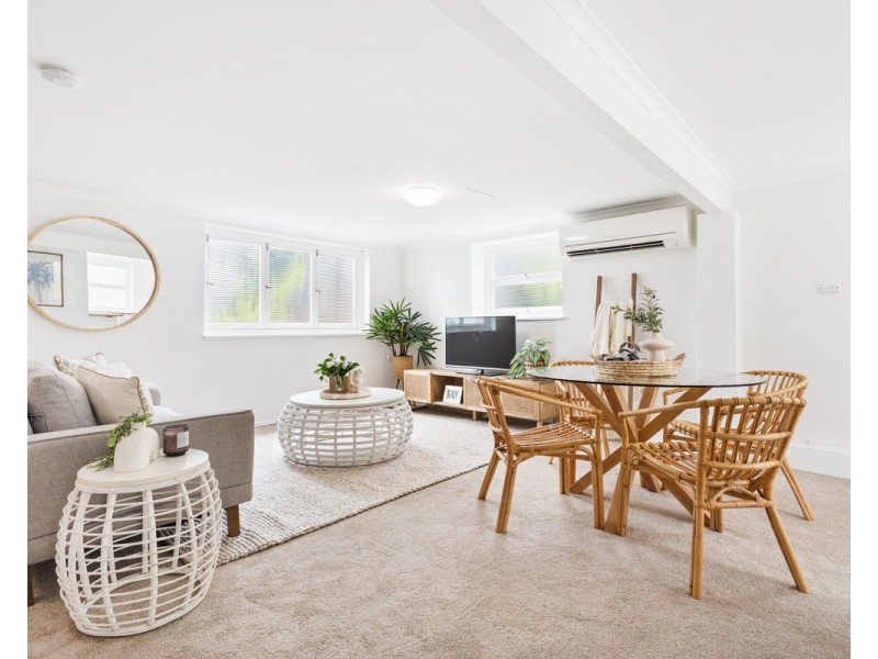 15 Lawrence Road, Chermside West QLD 4032