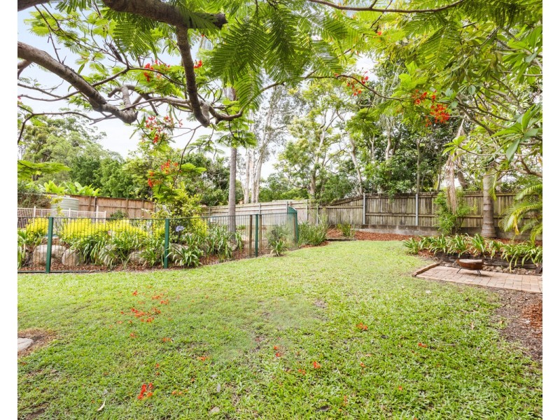 15 Lawrence Road, Chermside West QLD 4032