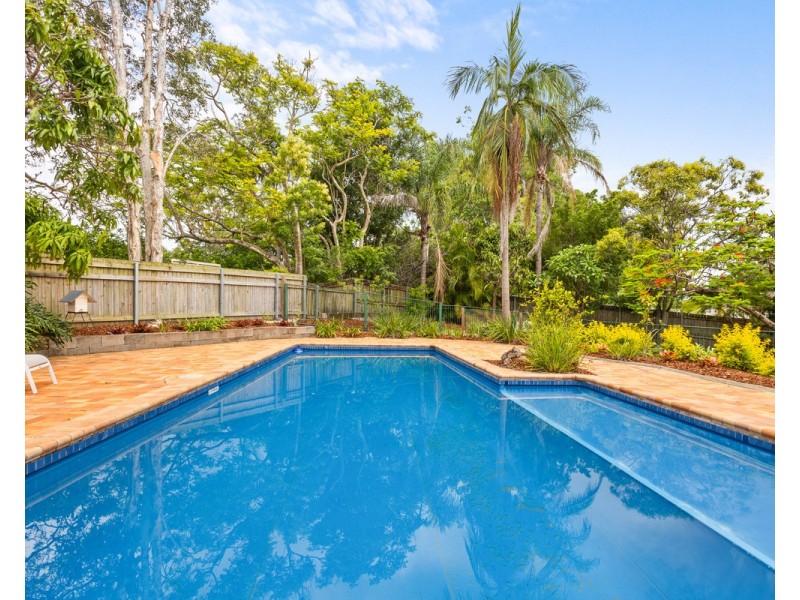 15 Lawrence Road, Chermside West QLD 4032