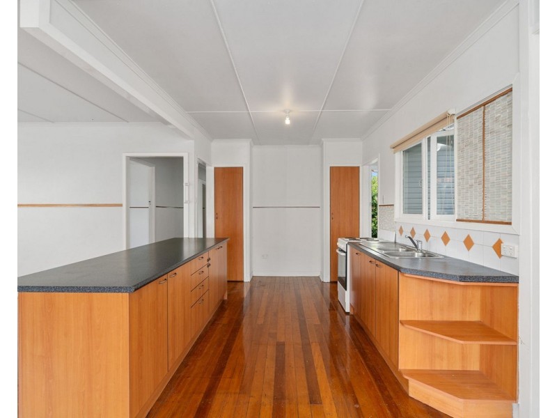 8 Kingaroy Street, Stafford Heights QLD 4053