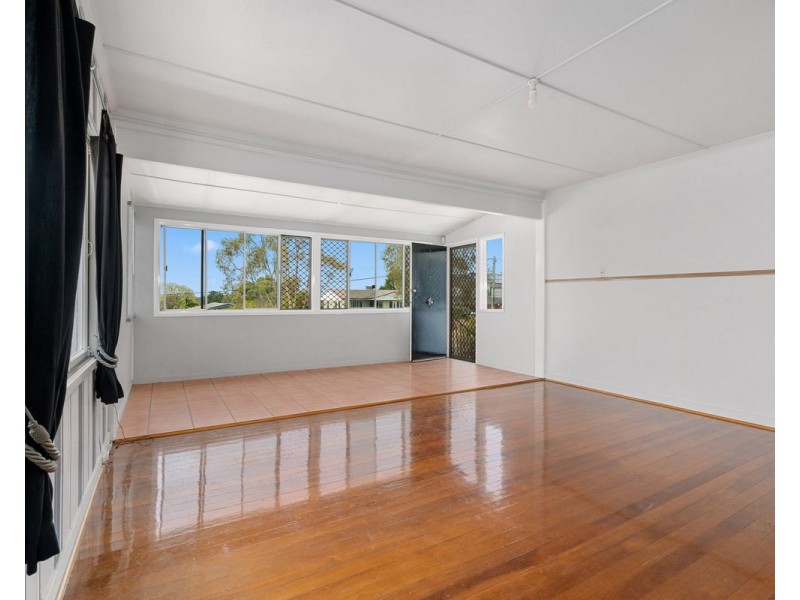 8 Kingaroy Street, Stafford Heights QLD 4053