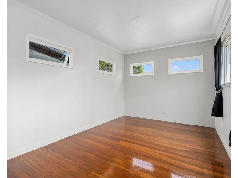 8 Kingaroy Street, Stafford Heights QLD 4053