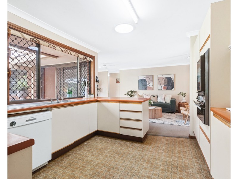 16 Dimboola Street, Bridgeman Downs QLD 4035