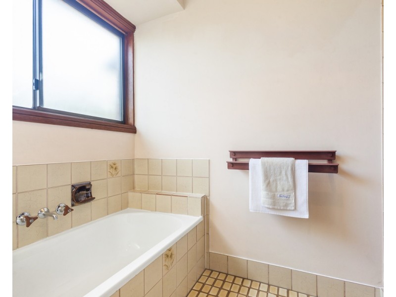 16 Dimboola Street, Bridgeman Downs QLD 4035