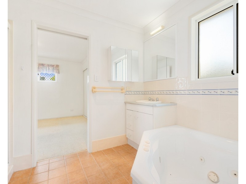 4 Mashobra Street, Mitchelton QLD 4053