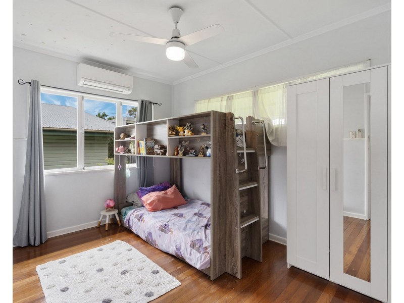 25 Eastbourne Street, Chermside West QLD 4032