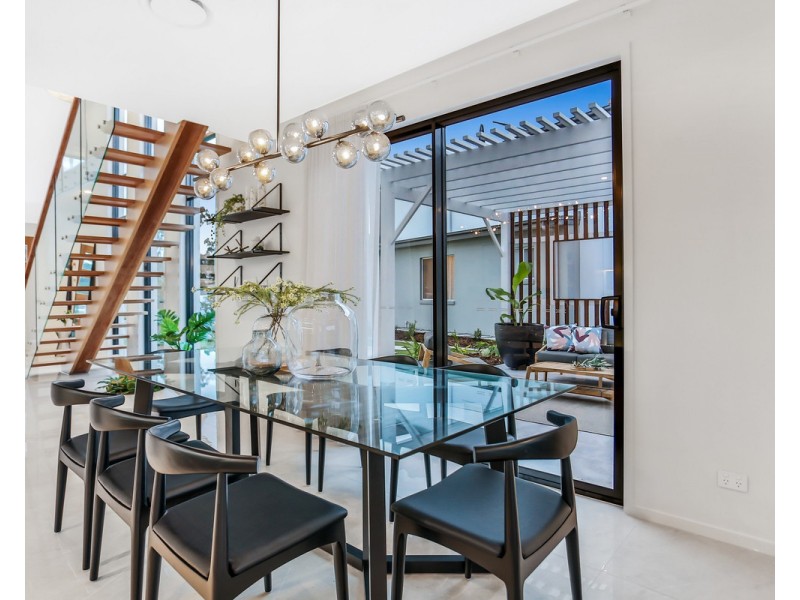 209 Canvey Street, Upper Kedron QLD 4055