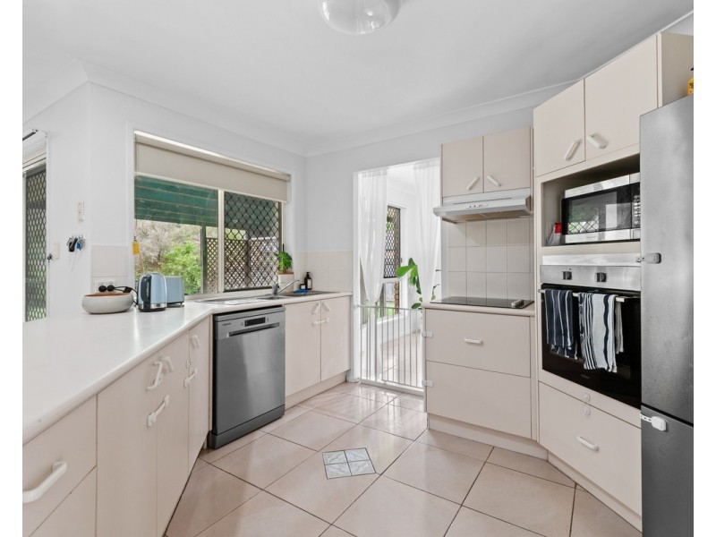 100 Albany Forest Drive, Albany Creek QLD 4035