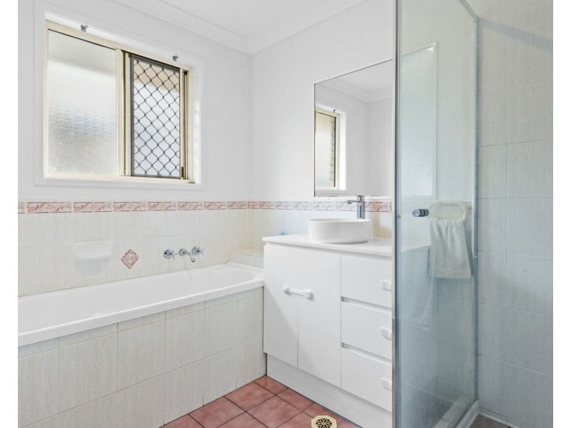 100 Albany Forest Drive, Albany Creek QLD 4035