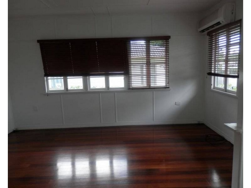 216 Hamilton Road, Wavell Heights QLD 4012