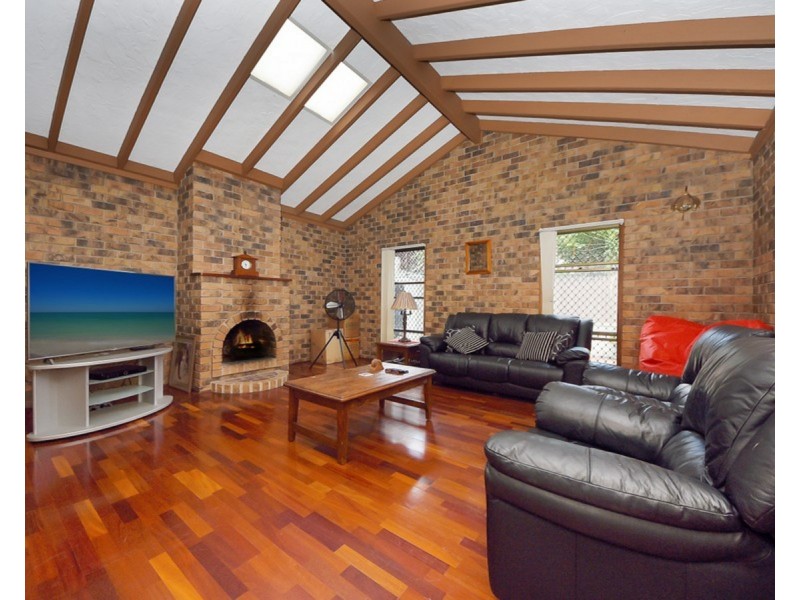 4 Hughes Street, Mcdowall QLD 4053