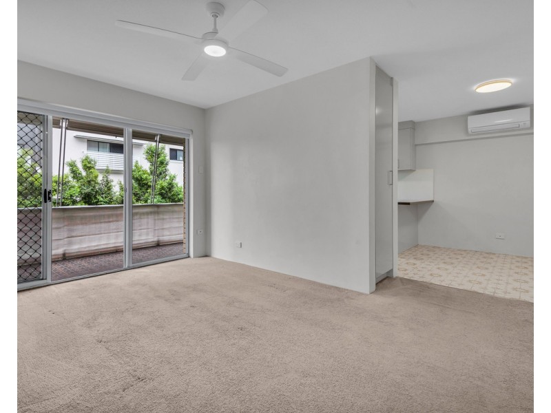 2/17 View Street, Chermside QLD 4032