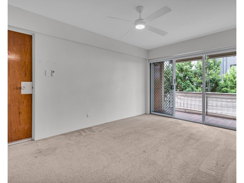 2/17 View Street, Chermside QLD 4032