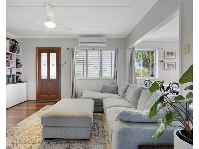 25 Eastbourne Street, Chermside West QLD 4032