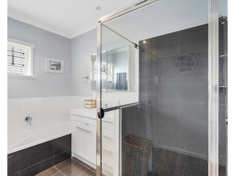 25 Eastbourne Street, Chermside West QLD 4032