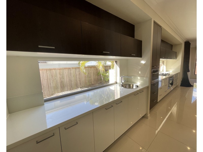 30 De Luchi Street, Carseldine QLD 4034