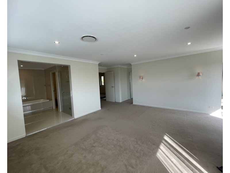 30 De Luchi Street, Carseldine QLD 4034