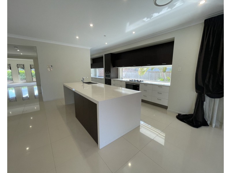 30 De Luchi Street, Carseldine QLD 4034