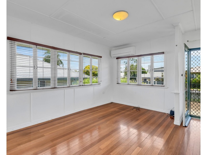 216 Hamilton Road, Wavell Heights QLD 4012