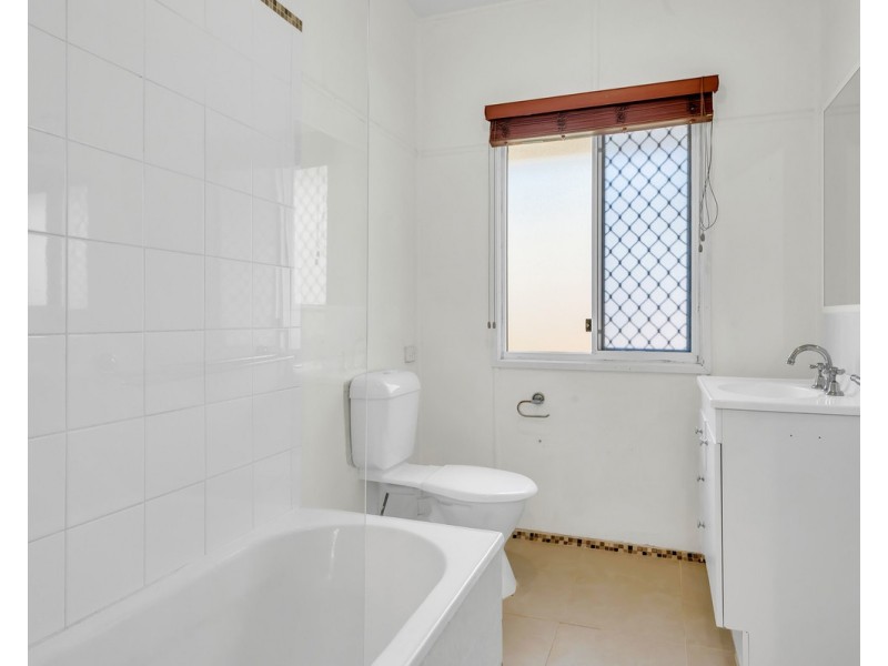 216 Hamilton Road, Wavell Heights QLD 4012