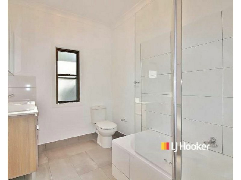 4 Boona Street, Petrie QLD 4502