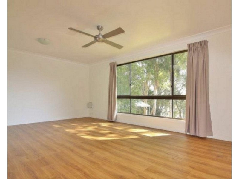 4 Boona Street, Petrie QLD 4502