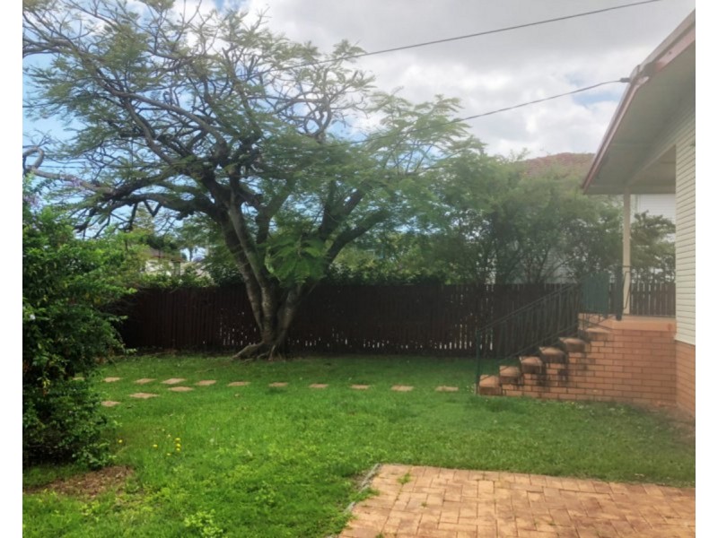 15 Caronga Street, Wavell Heights QLD 4012