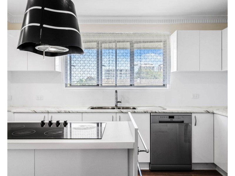 77 Curwen Terrace, Chermside QLD 4032