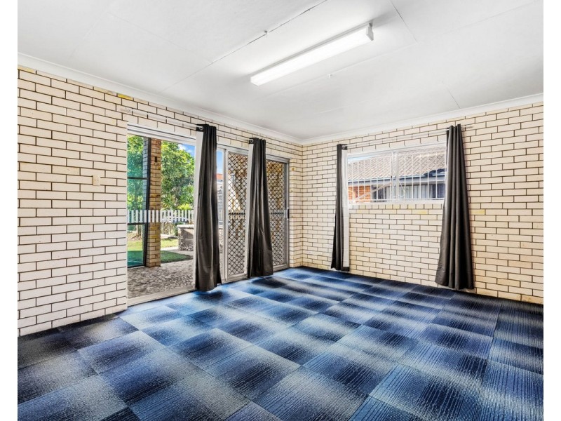 77 Curwen Terrace, Chermside QLD 4032