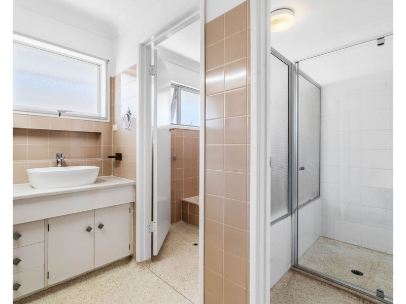77 Curwen Terrace, Chermside QLD 4032
