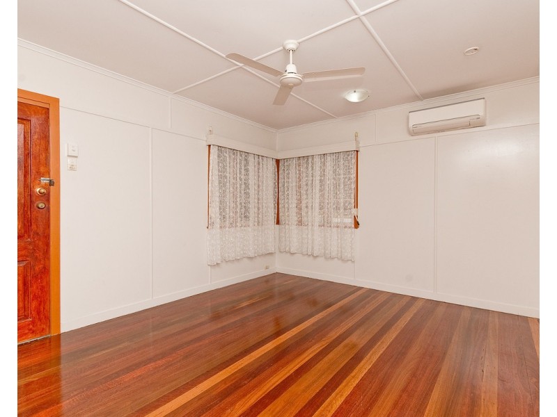 11 Yaralla Street, Chermside QLD 4032
