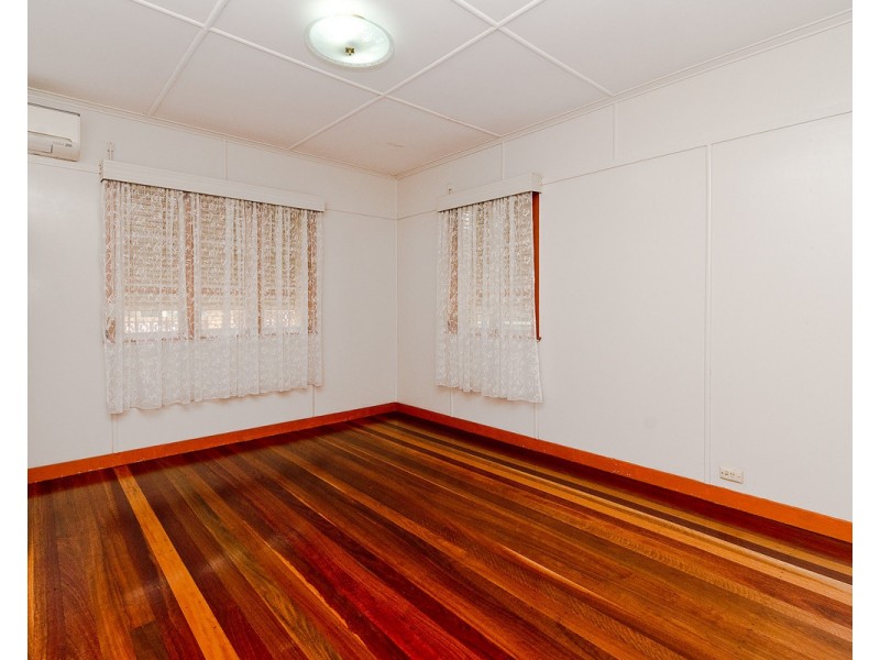 11 Yaralla Street, Chermside QLD 4032