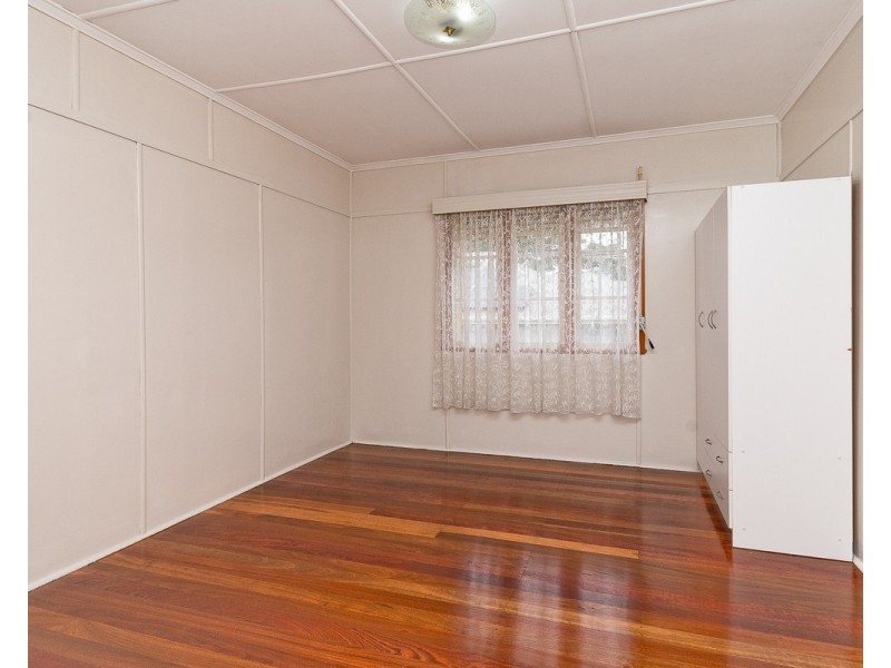11 Yaralla Street, Chermside QLD 4032