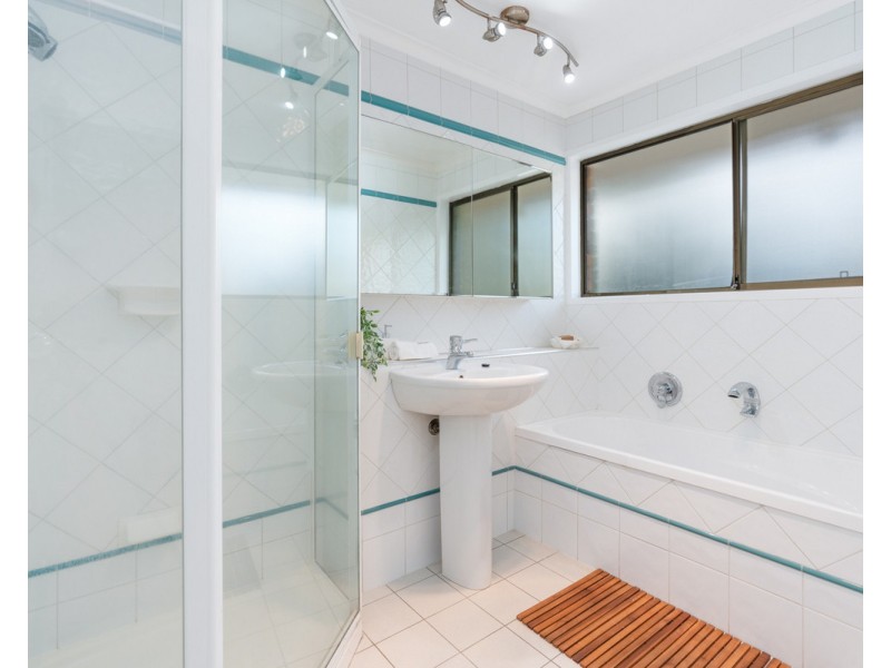 4 Lenz Street, Chermside West QLD 4032