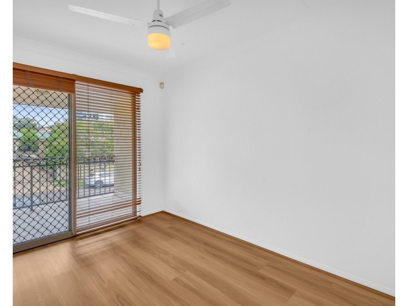 39 Farnell Street, Chermside QLD 4032