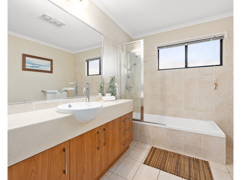 5 Gidgee Court, Albany Creek QLD 4035