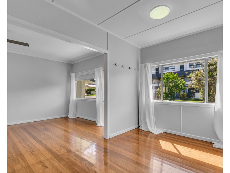 15 Ella Street, Redcliffe QLD 4020