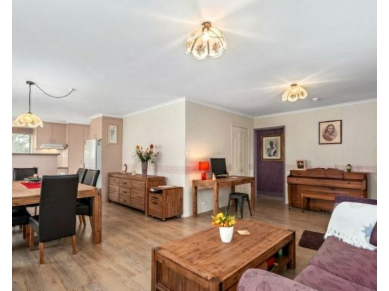 8 Bray Road, Lawnton QLD 4501